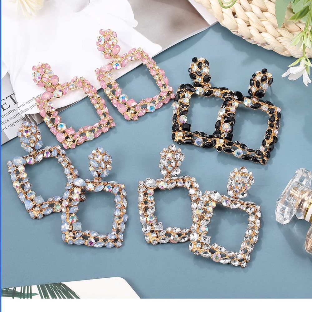 🆕✨Beautiful Rhinestone Crystal Drop Earrings✨ - Picture 4 of 7